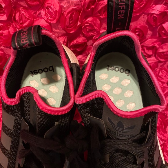 nmd_r1 boost shoes